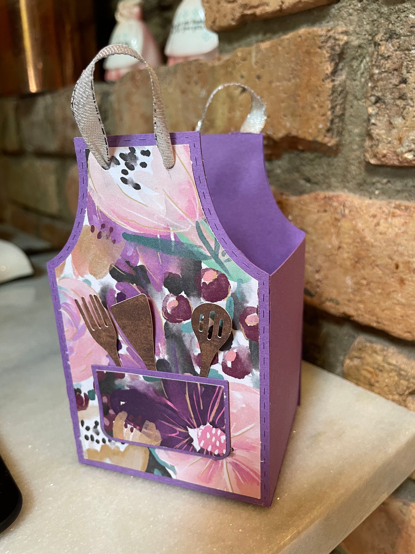 Apron gift box